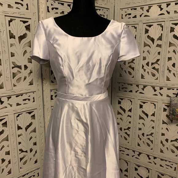 ALFRED ANGELO SATINY SMOOTH LIGHT SILVER SHORT SLEEVE LONG FORMAL DRESS - Picture 3 of 10